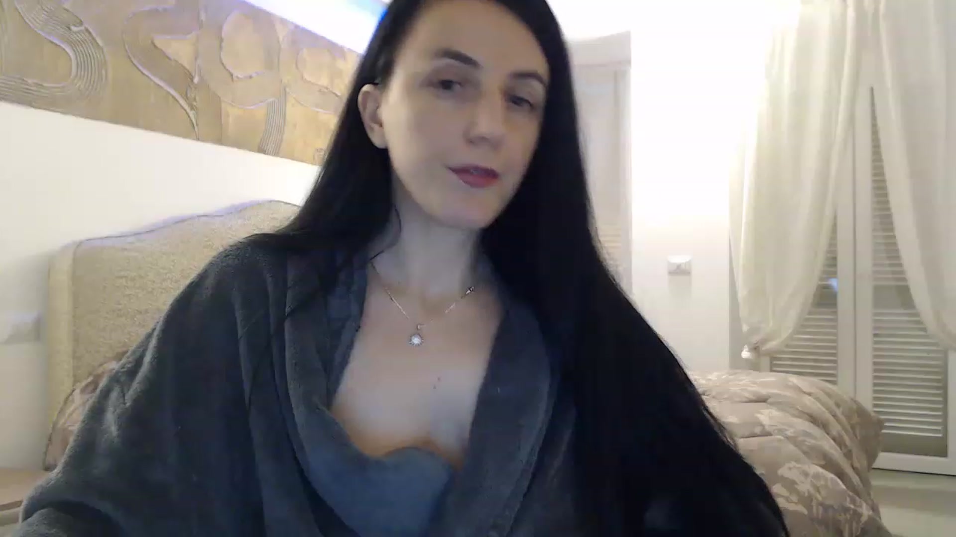 Gallery image thumbnail from lww_lww's myfreecams stream on, 12/18/2022, 15:02 image 7 of 20