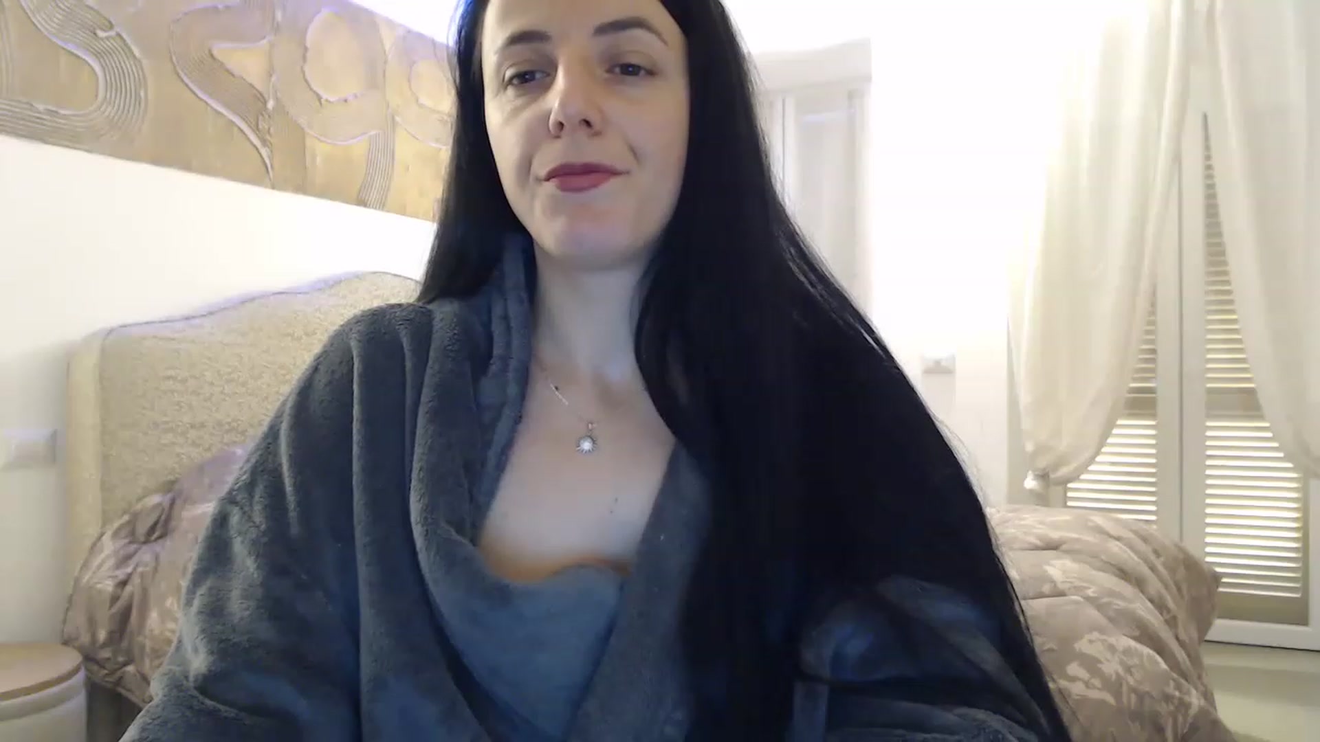 Gallery image thumbnail from lww_lww's myfreecams stream on, 12/18/2022, 15:02 image 3 of 20
