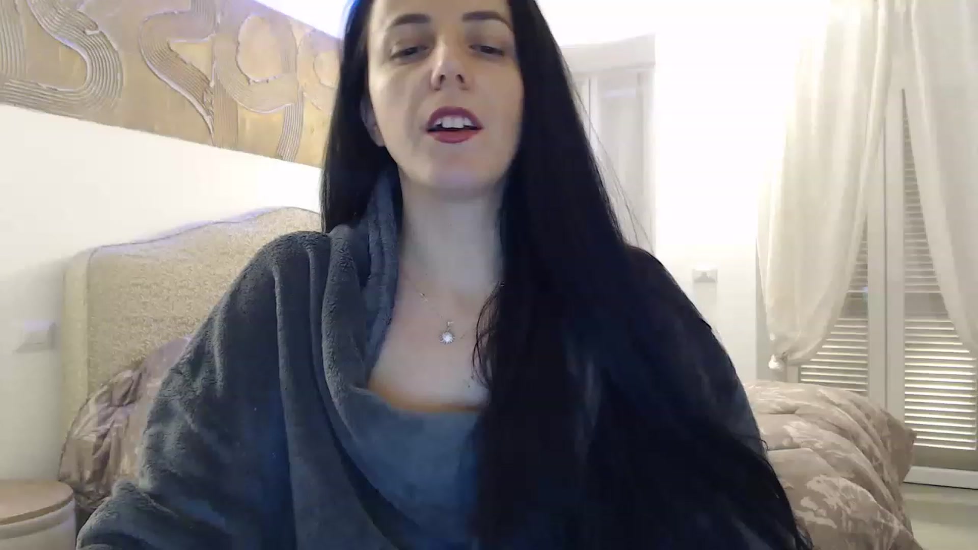 Gallery image thumbnail from lww_lww's myfreecams stream on, 12/18/2022, 15:02 image 1 of 20