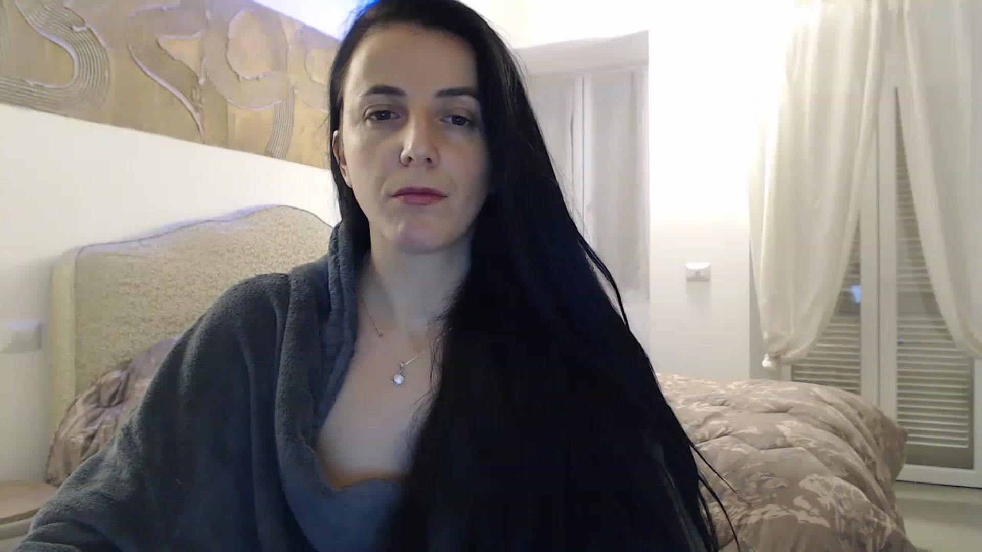 Gallery image thumbnail from lww_lww's myfreecams stream on, 12/18/2022, 15:02 image 13 of 20