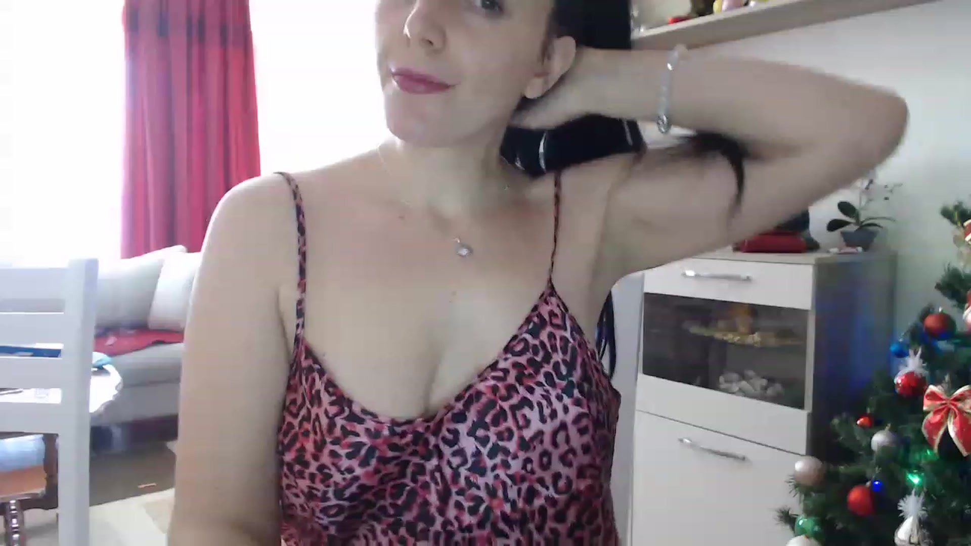 Gallery image thumbnail from lww_lww's myfreecams stream on, 01/02/2023, 14:05 image 18 of 20