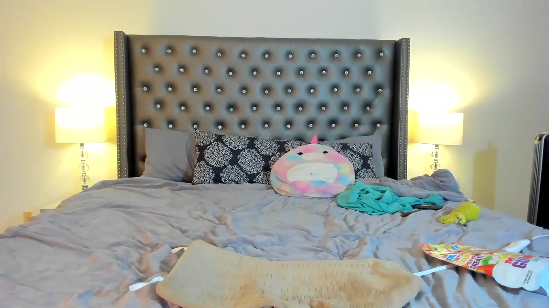 Gallery image thumbnail from lyllla's myfreecams stream on, 11/24/2022, 04:57 image 3 of 20