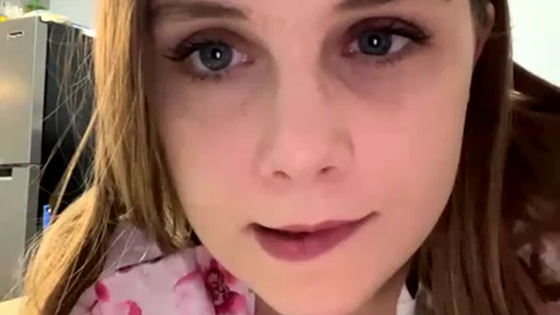 Gallery image thumbnail from lynnbaby2022's myfreecams stream on, 12/20/2022, 02:38 image 3 of 20