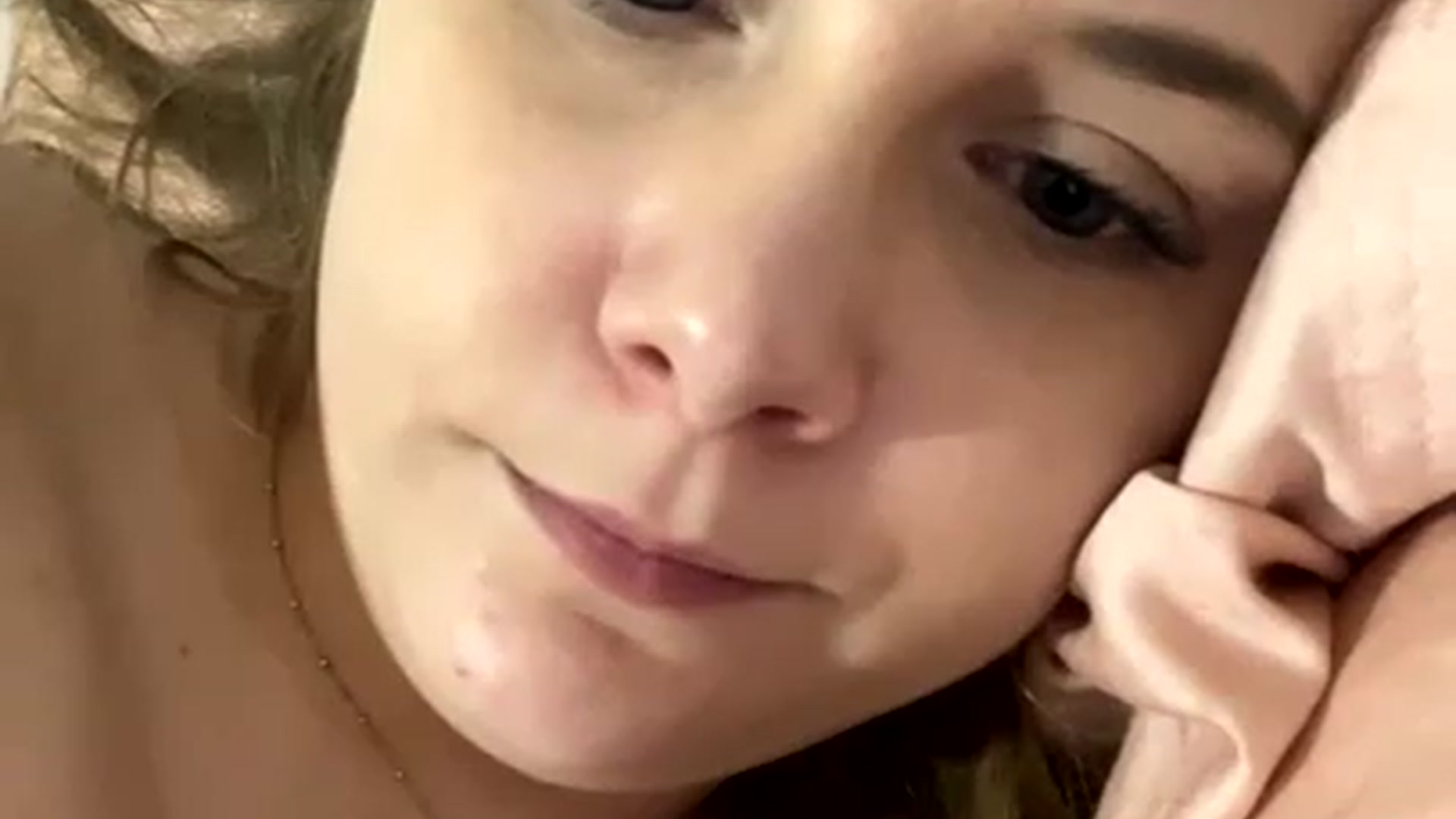 Gallery image thumbnail from lynnbaby2022's myfreecams stream on, 04/12/2023, 03:32 image 17 of 20