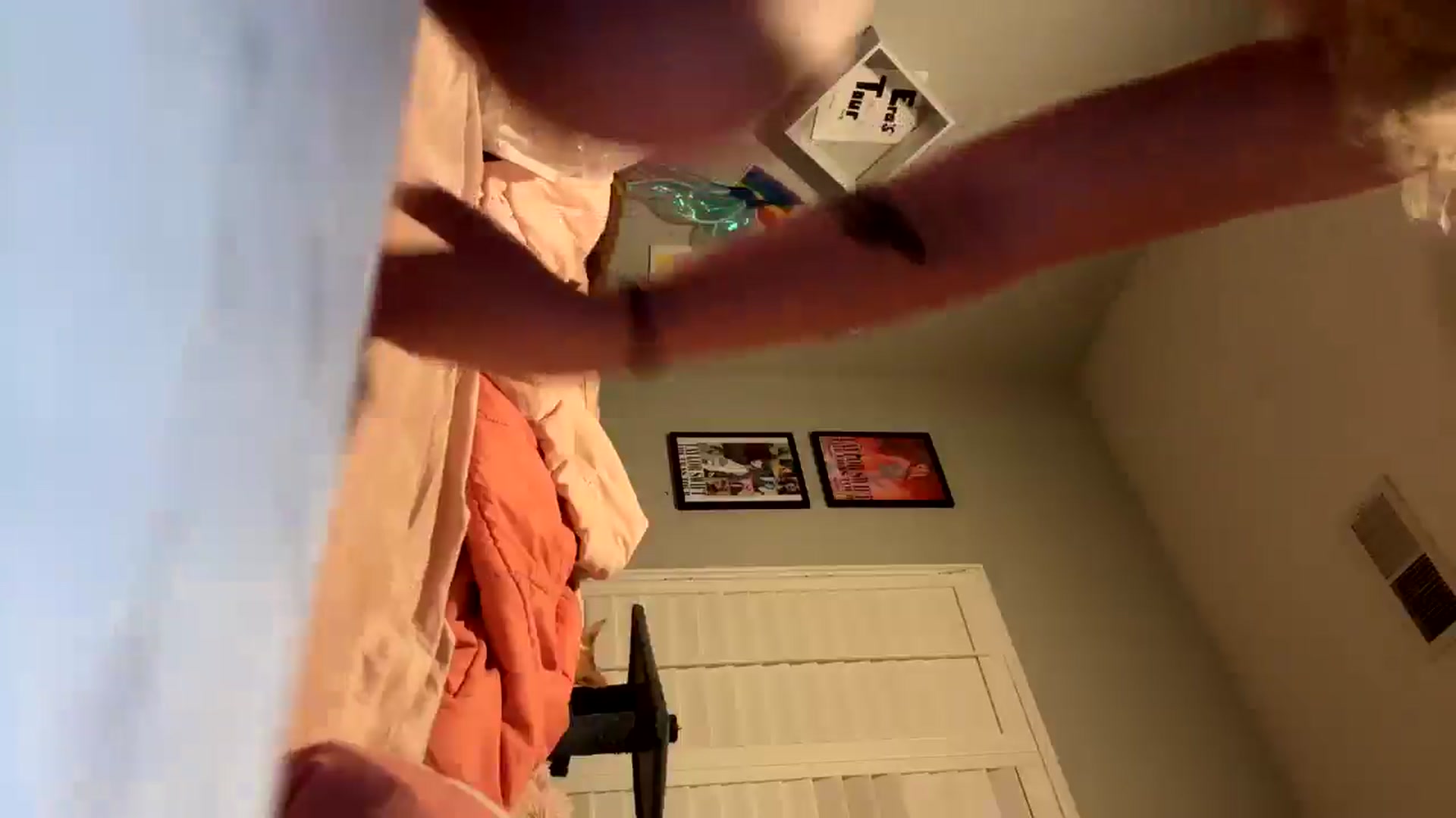 Gallery image thumbnail from lynnbaby2022's myfreecams stream on, 06/03/2025, 08:36 image 9 of 20
