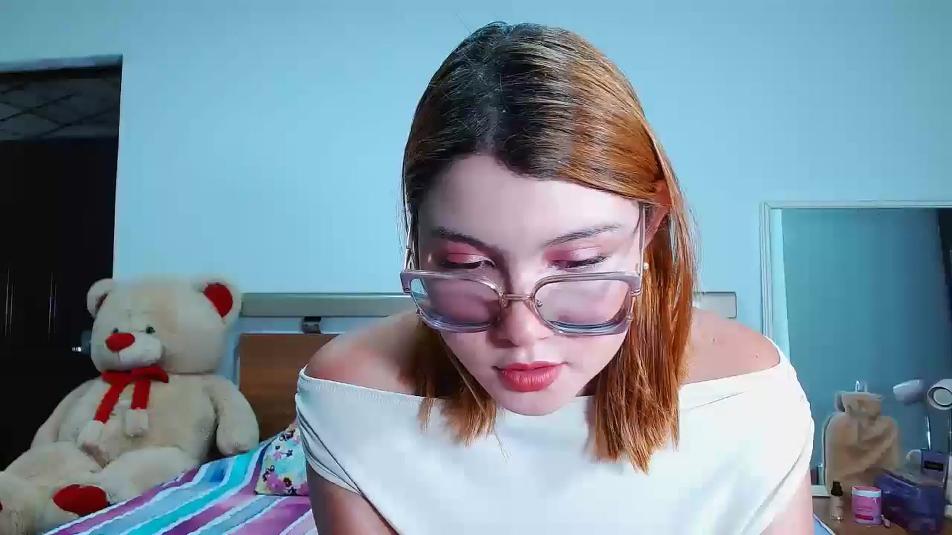 Gallery image thumbnail from maddy18_'s myfreecams stream on, 02/14/2025, 12:46 image 16 of 20