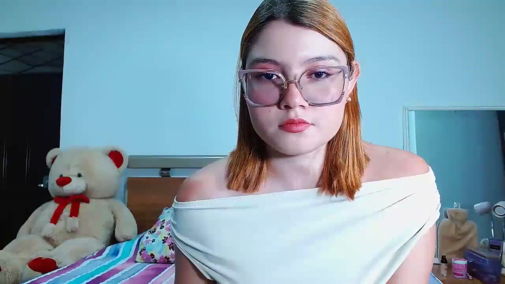 Gallery image thumbnail from maddy18_'s myfreecams stream on, 02/14/2025, 12:46 image 12 of 20