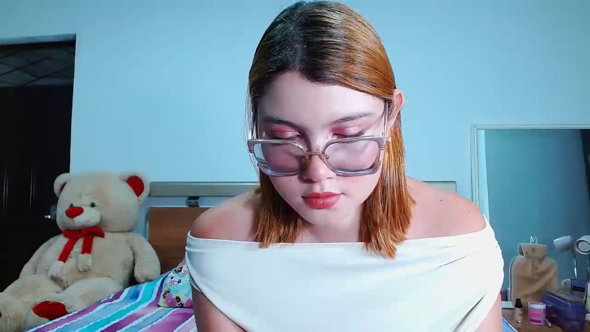 Gallery image thumbnail from maddy18_'s myfreecams stream on, 02/14/2025, 12:46 image 13 of 20