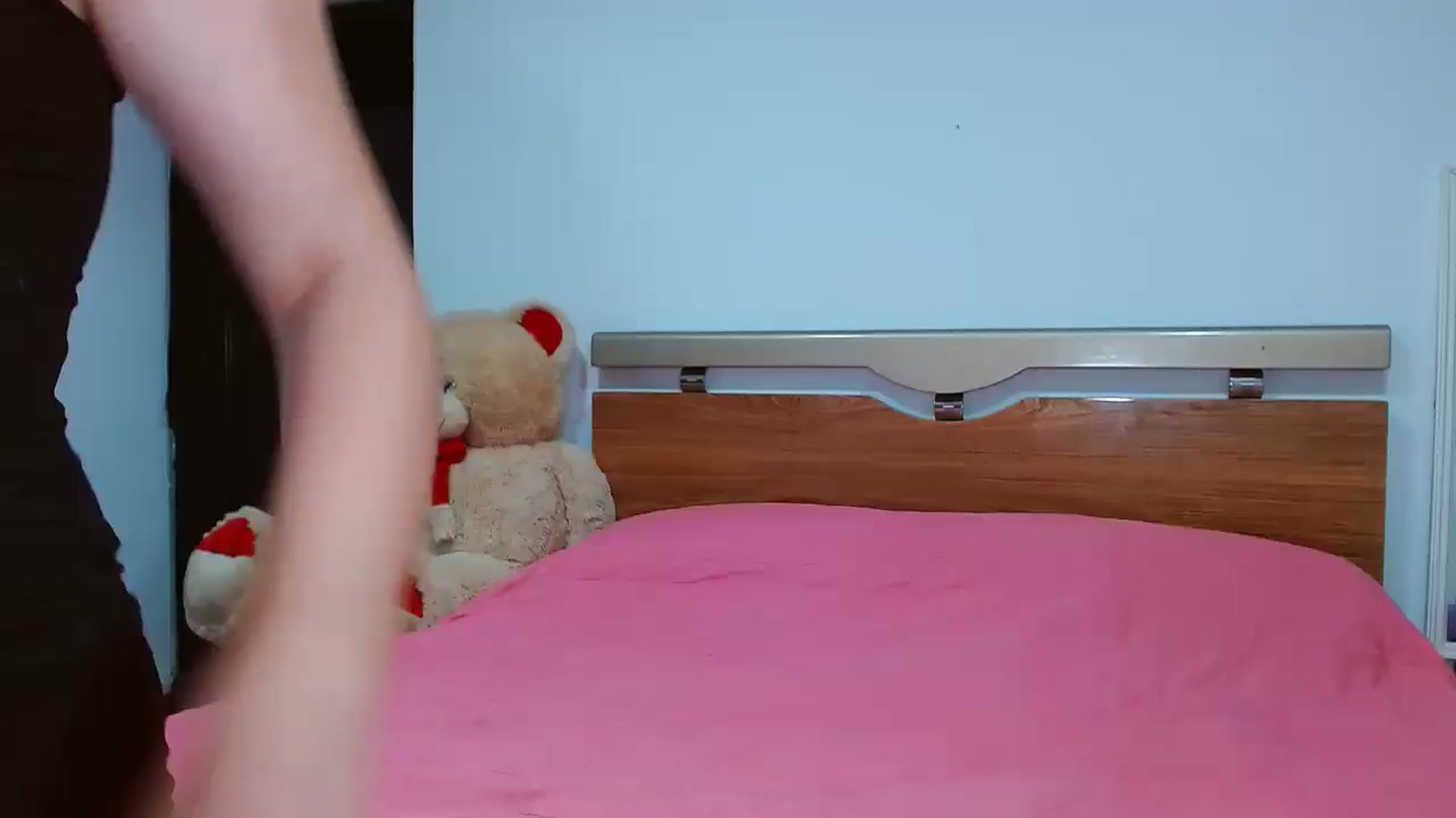 Gallery image thumbnail from maddy18_'s myfreecams stream on, 02/25/2025, 08:17 image 7 of 20