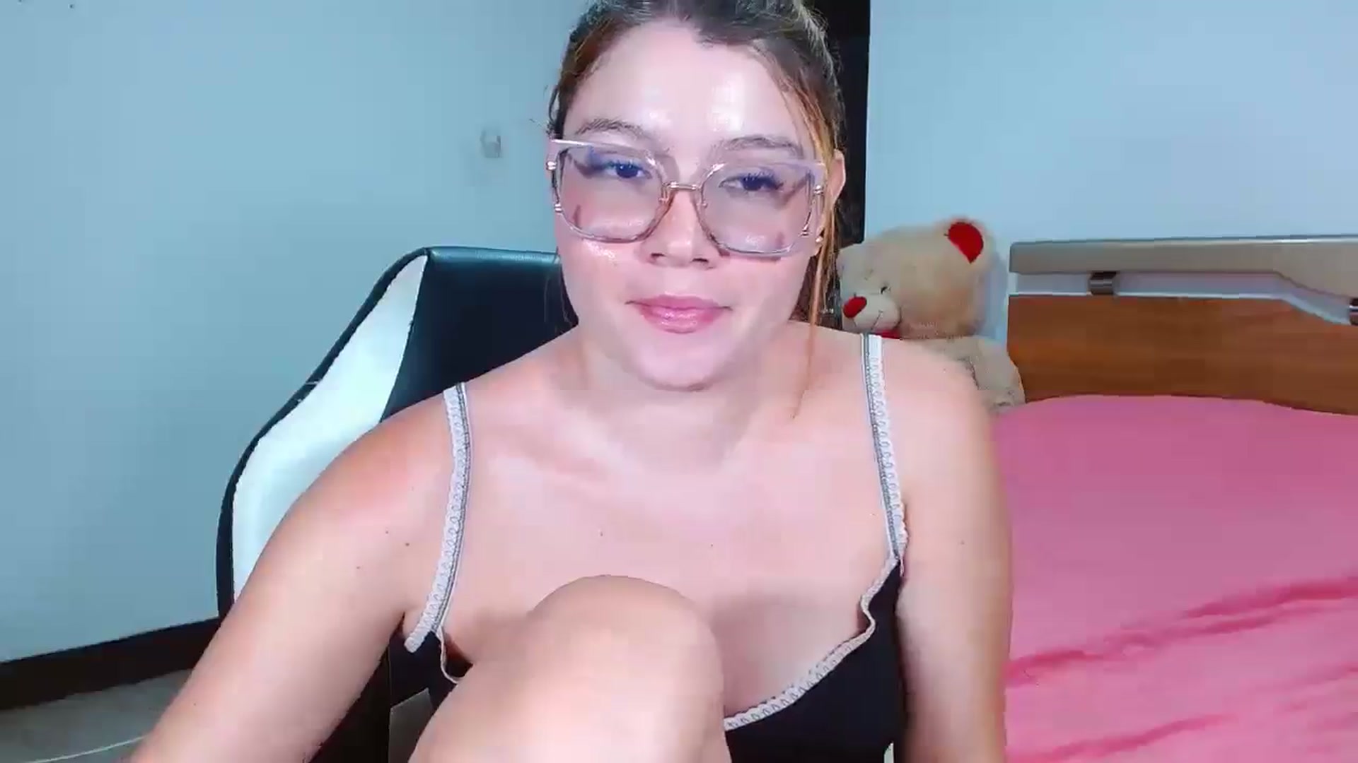 Gallery image thumbnail from maddy18_'s myfreecams stream on, 02/25/2025, 10:11 image 12 of 20