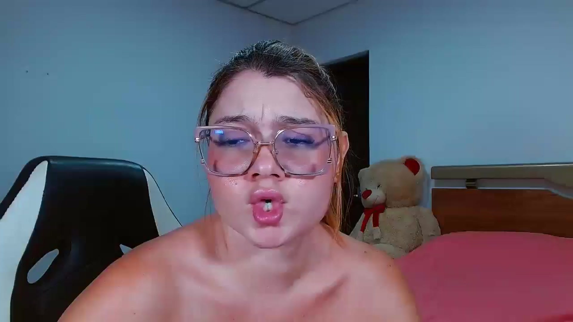 Gallery image thumbnail from maddy18_'s myfreecams stream on, 02/25/2025, 10:27 image 5 of 20