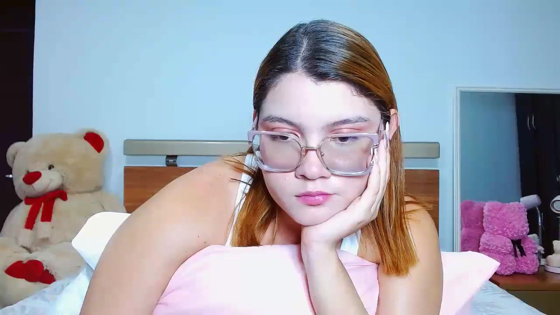 Gallery image thumbnail from maddy18_'s myfreecams stream on, 03/12/2025, 09:26 image 11 of 20