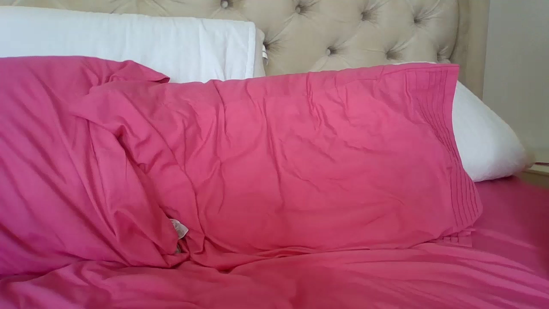 Gallery image thumbnail from magic_mari's myfreecams stream on, 07/10/2023, 19:17 image 6 of 20