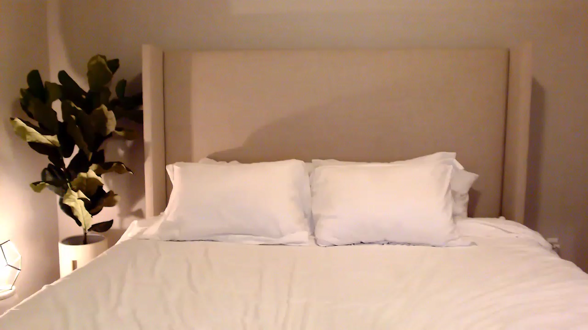 Gallery image thumbnail from makeyouroface's myfreecams stream on, 05/10/2023, 05:31 image 5 of 20