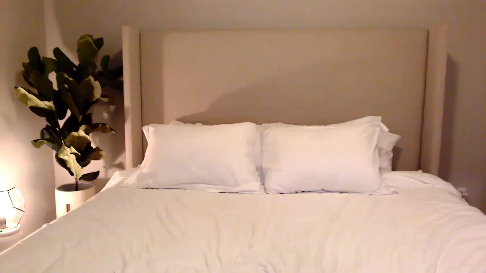 Gallery image thumbnail from makeyouroface's myfreecams stream on, 05/10/2023, 05:31 image 17 of 20