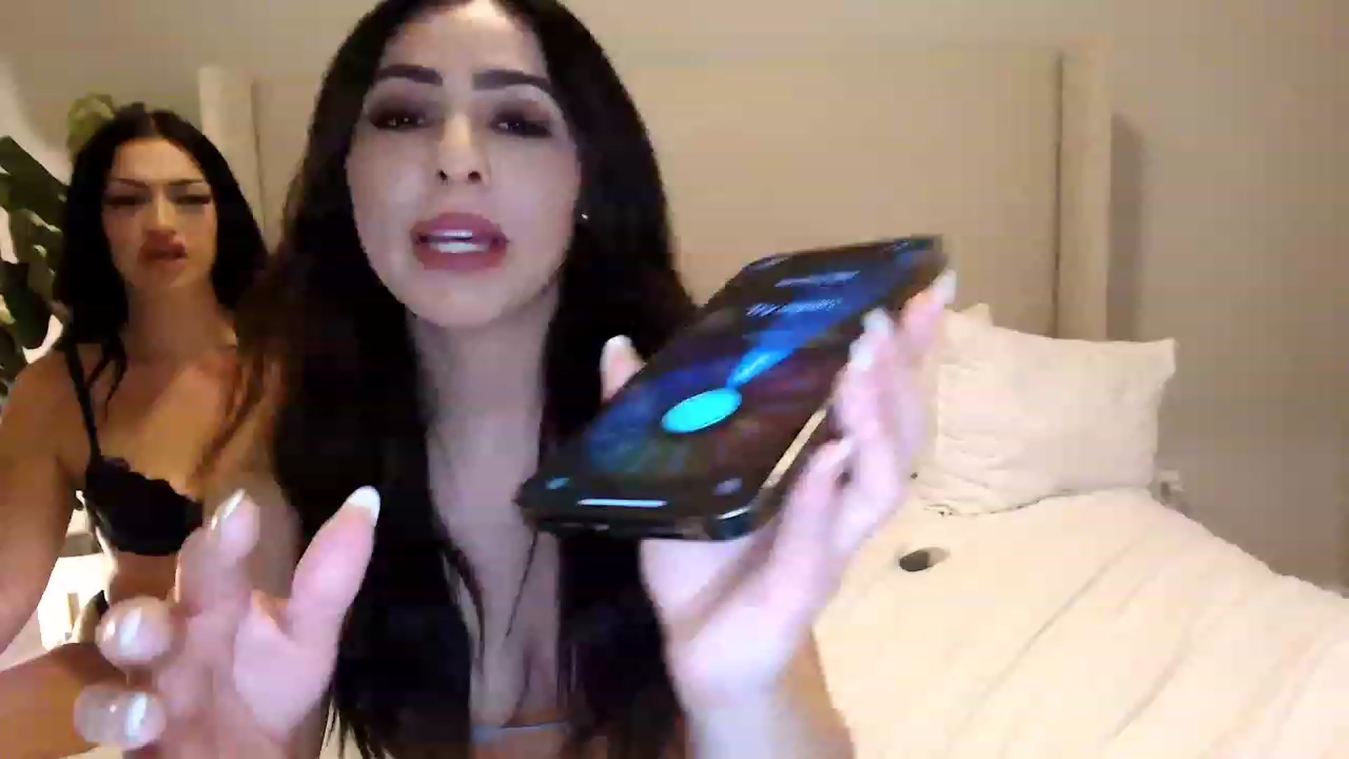 Gallery image thumbnail from makeyouroface's myfreecams stream on, 05/11/2023, 07:37 image 4 of 20
