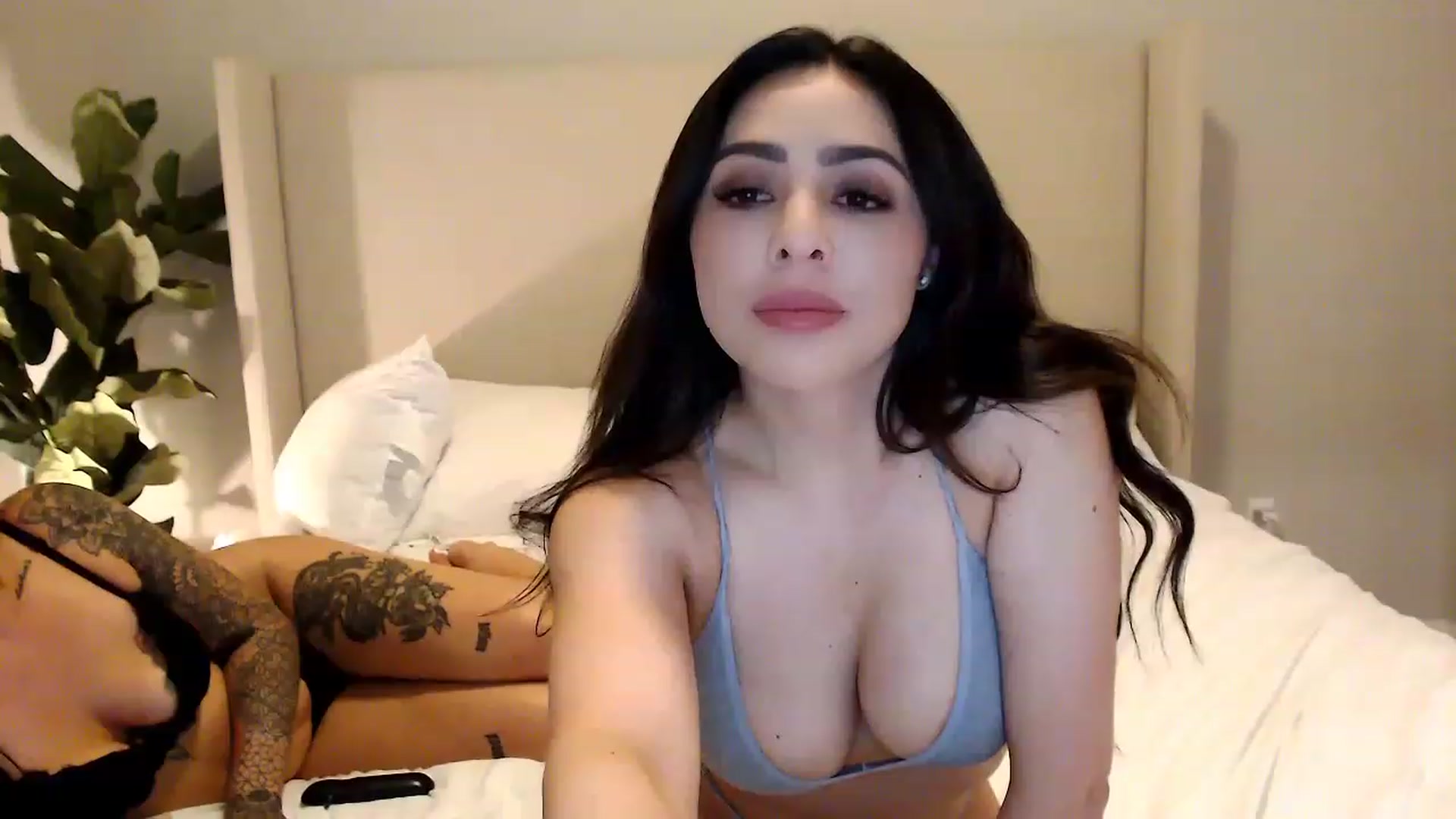 Gallery image thumbnail from makeyouroface's myfreecams stream on, 05/11/2023, 08:04 image 11 of 20