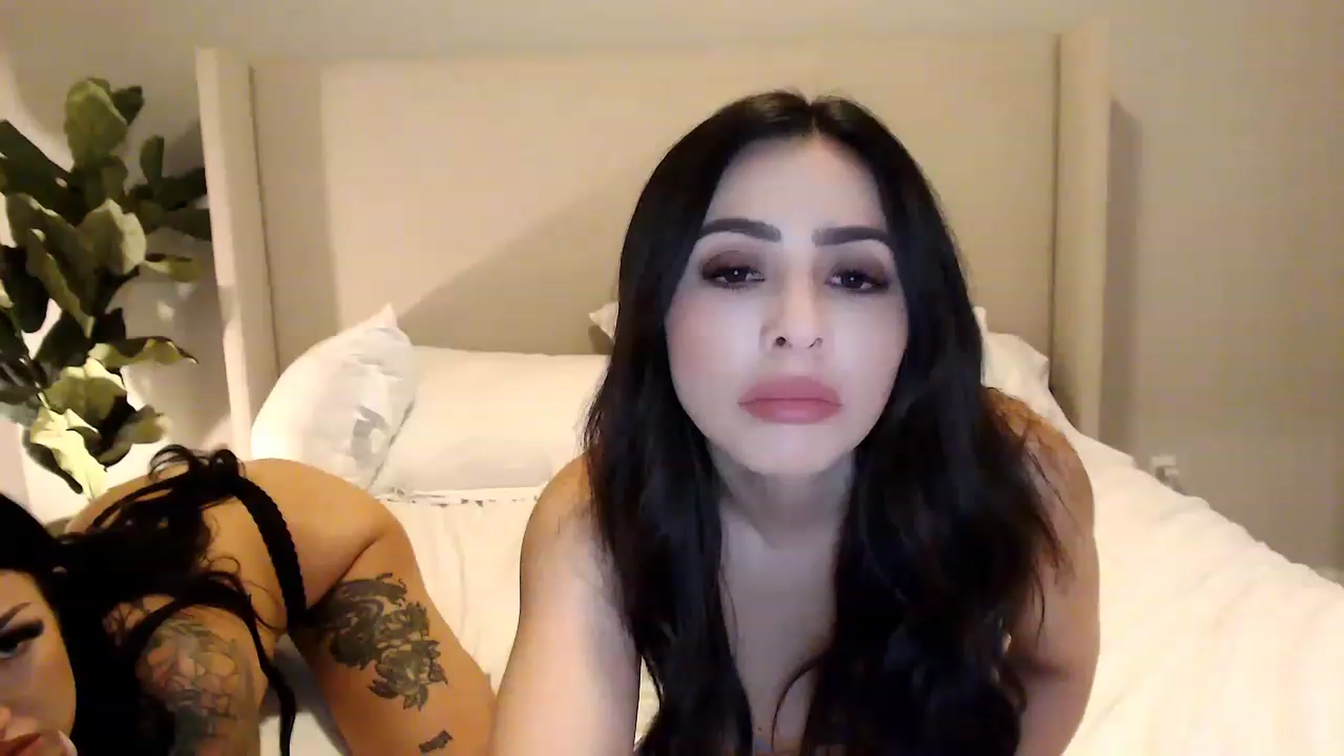 Gallery image thumbnail from makeyouroface's myfreecams stream on, 05/11/2023, 08:04 image 7 of 20