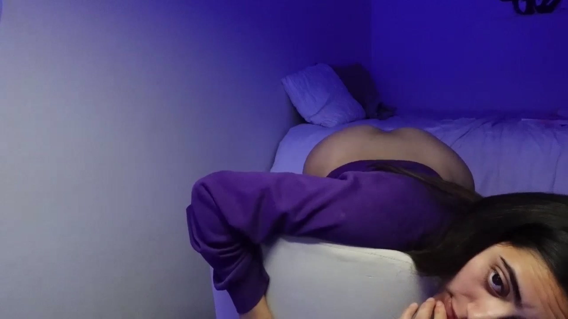 Gallery image thumbnail from mamibri's myfreecams stream on, 01/16/2024, 09:22 image 2 of 20
