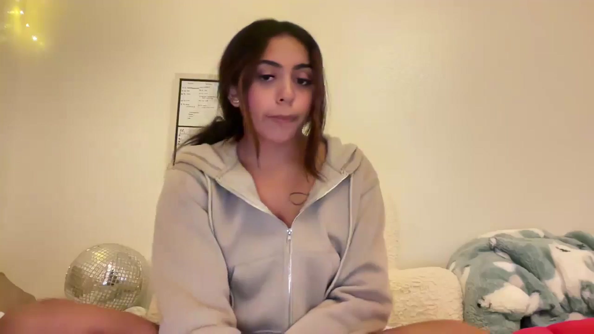 Gallery image thumbnail from mamibri's myfreecams stream on, 11/05/2024, 08:03 image 8 of 20