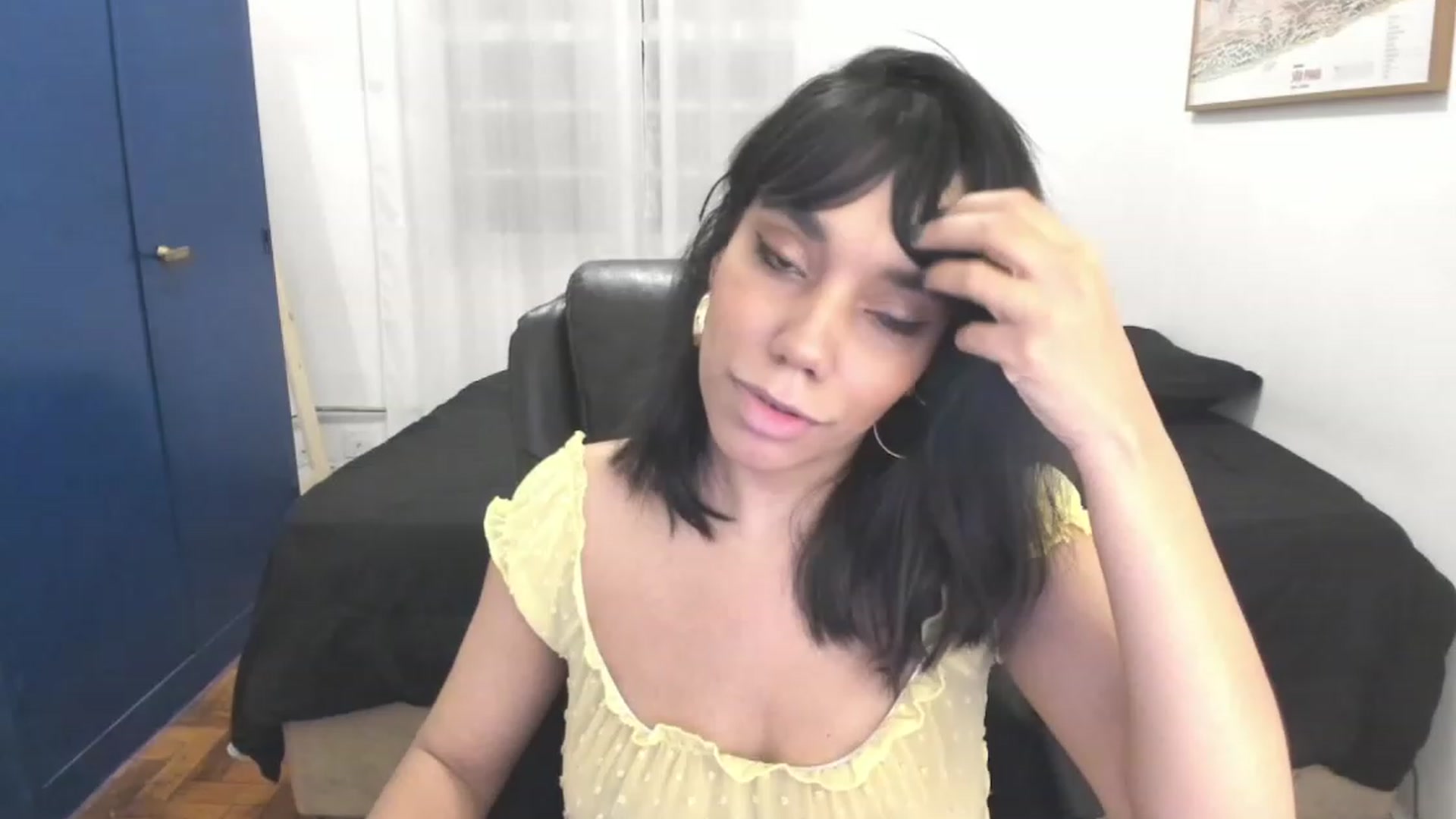 Gallery image thumbnail from manu_ela's myfreecams stream on, 11/29/2022, 07:05 image 12 of 20