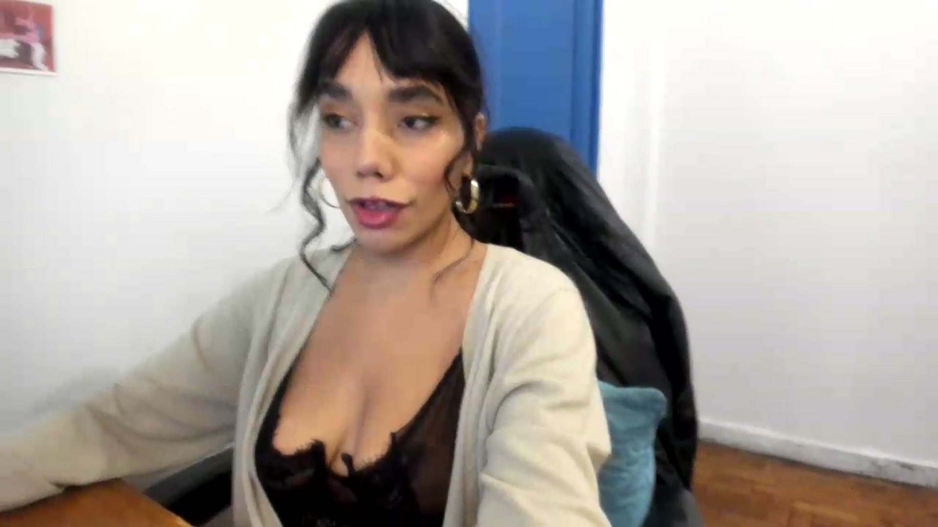 Gallery image thumbnail from manu_ela's myfreecams stream on, 07/17/2026, 24:22 image 13 of 20
