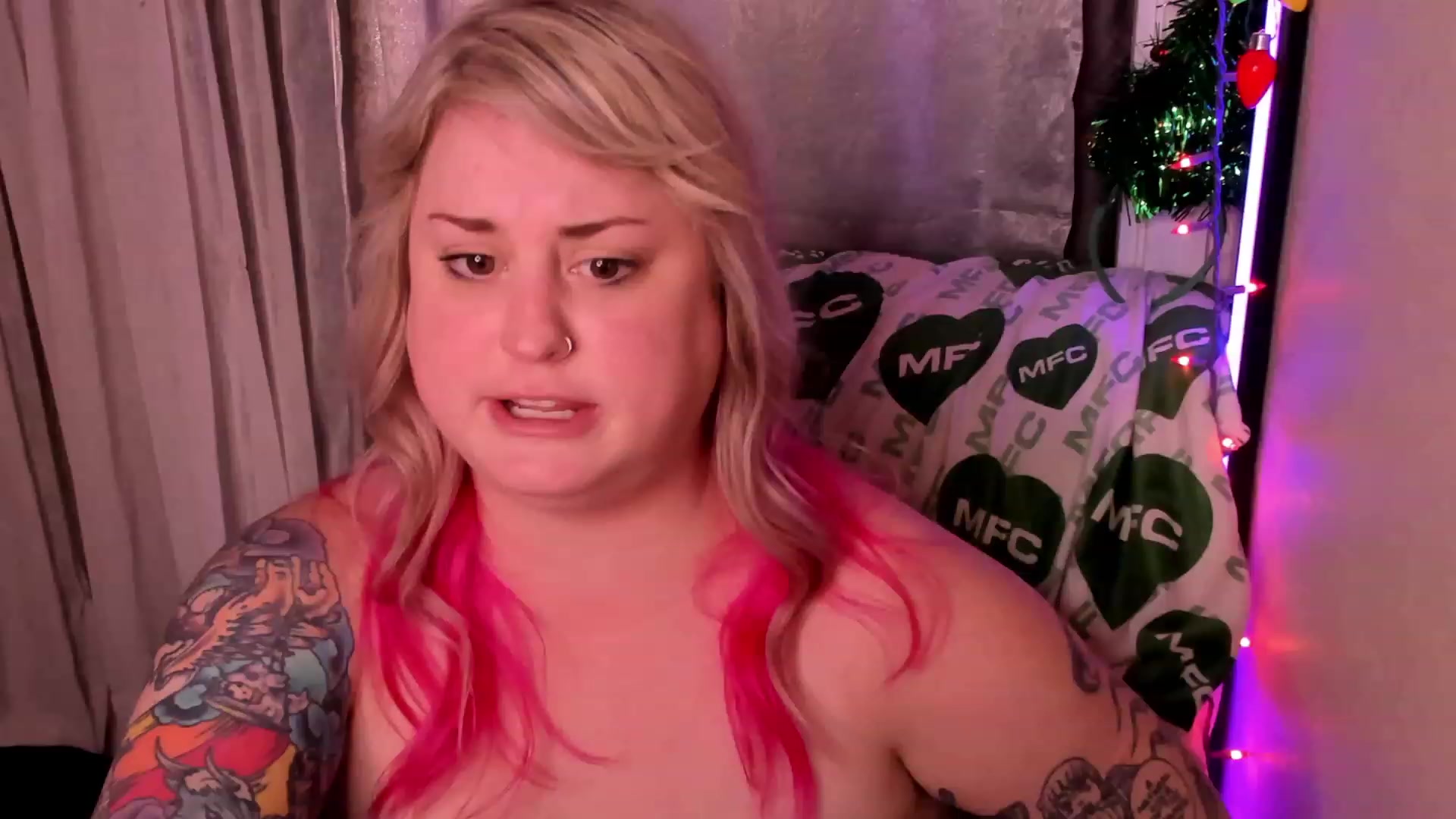 Gallery image thumbnail from mari_jae's myfreecams stream on, 12/18/2022, 11:40 image 2 of 20