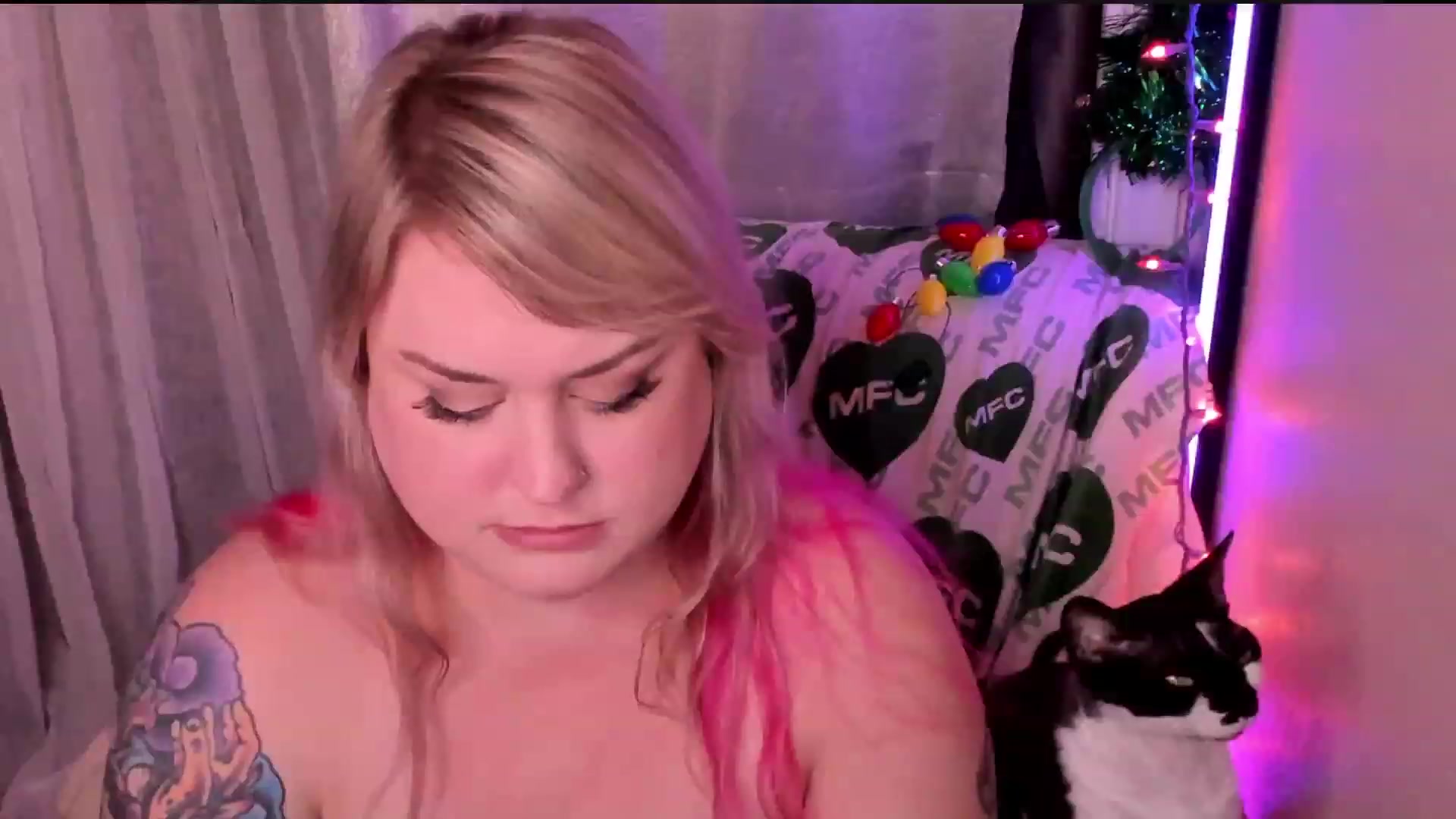 Gallery image thumbnail from mari_jae's myfreecams stream on, 12/26/2022, 11:17 image 13 of 20
