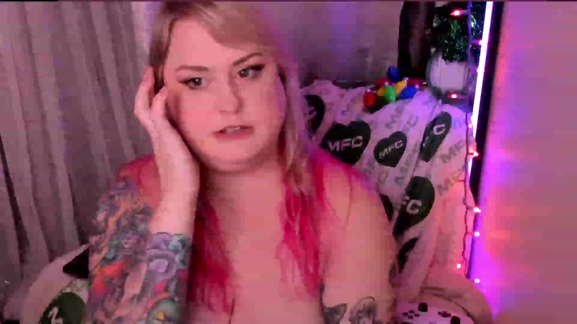 Gallery image thumbnail from mari_jae's myfreecams stream on, 12/26/2022, 11:17 image 4 of 20