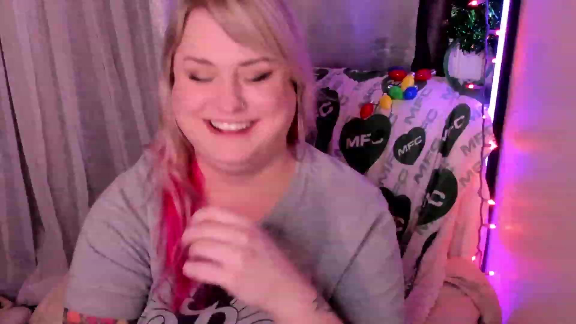 Gallery image thumbnail from mari_jae's myfreecams stream on, 12/26/2022, 11:50 image 13 of 20