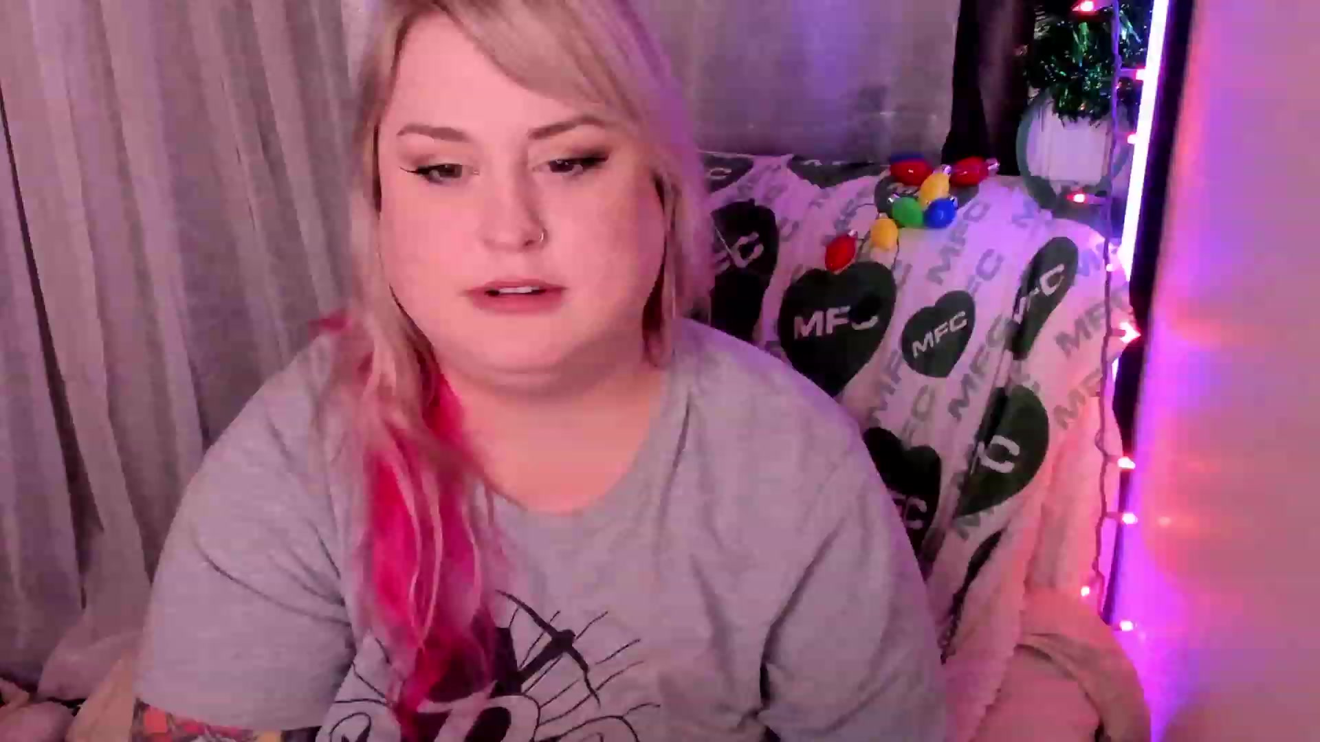 Gallery image thumbnail from mari_jae's myfreecams stream on, 12/26/2022, 11:50 image 14 of 20