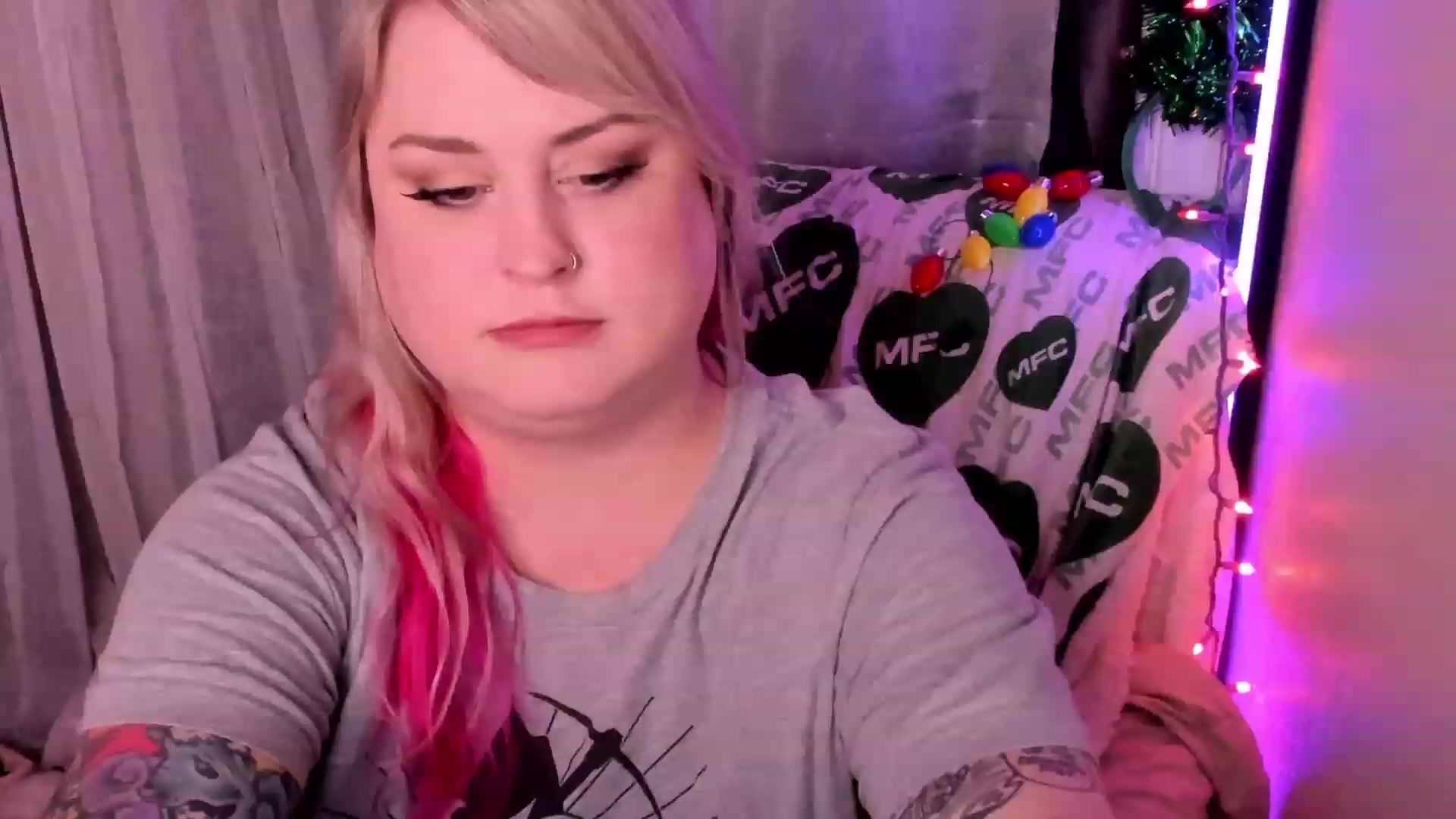 Gallery image thumbnail from mari_jae's myfreecams stream on, 12/26/2022, 11:50 image 11 of 20