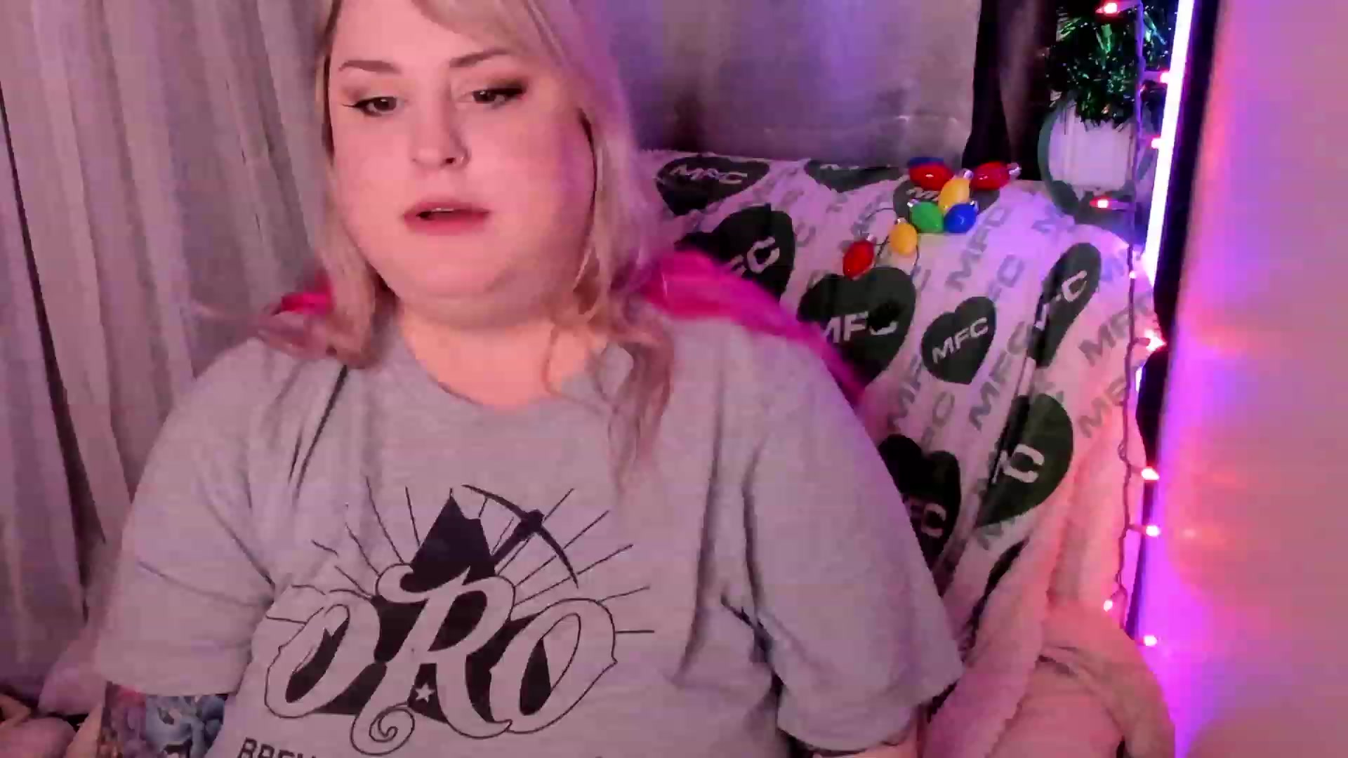 Gallery image thumbnail from mari_jae's myfreecams stream on, 12/26/2022, 11:50 image 2 of 20