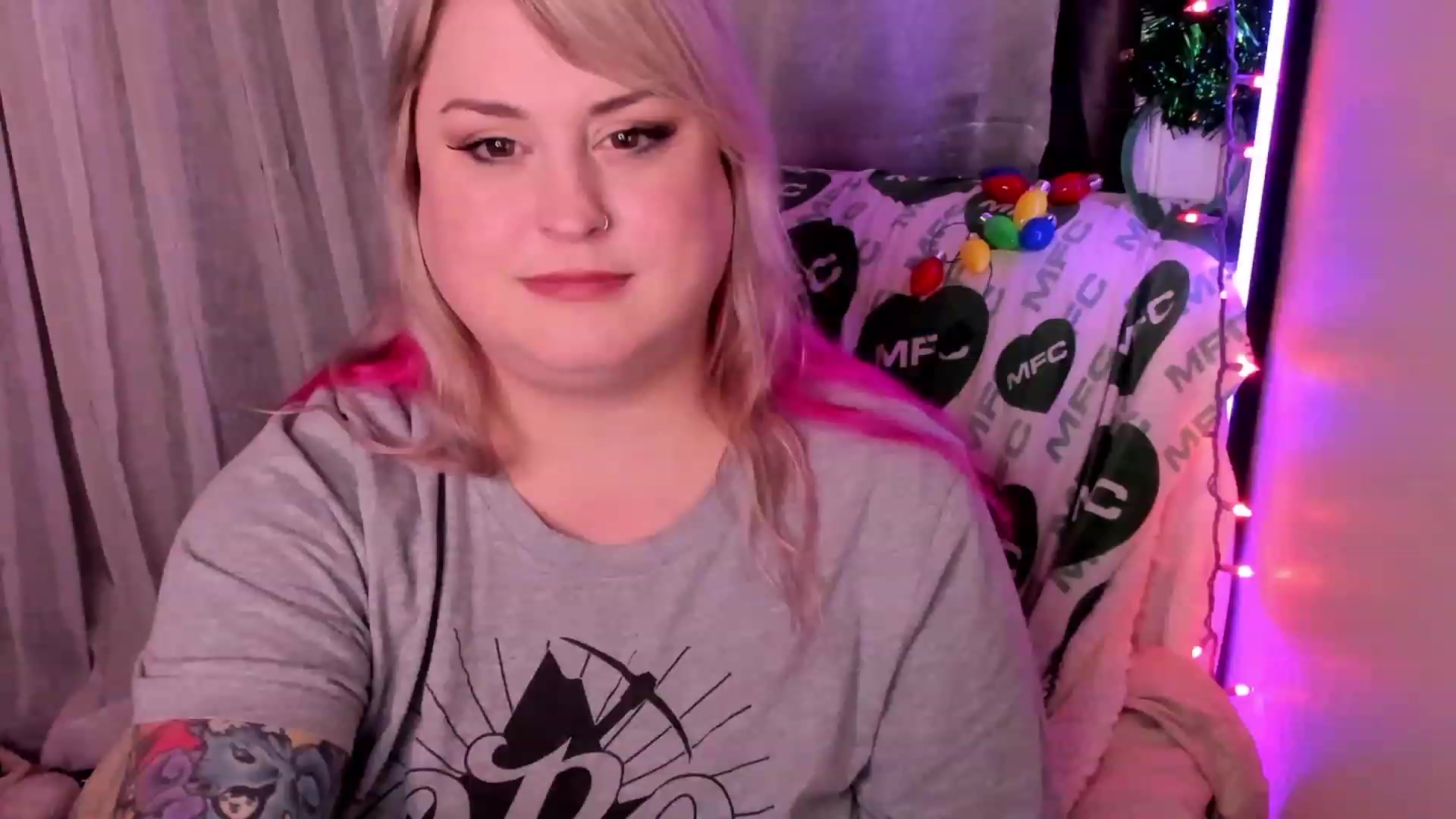 Gallery image thumbnail from mari_jae's myfreecams stream on, 12/26/2022, 11:50 image 4 of 20
