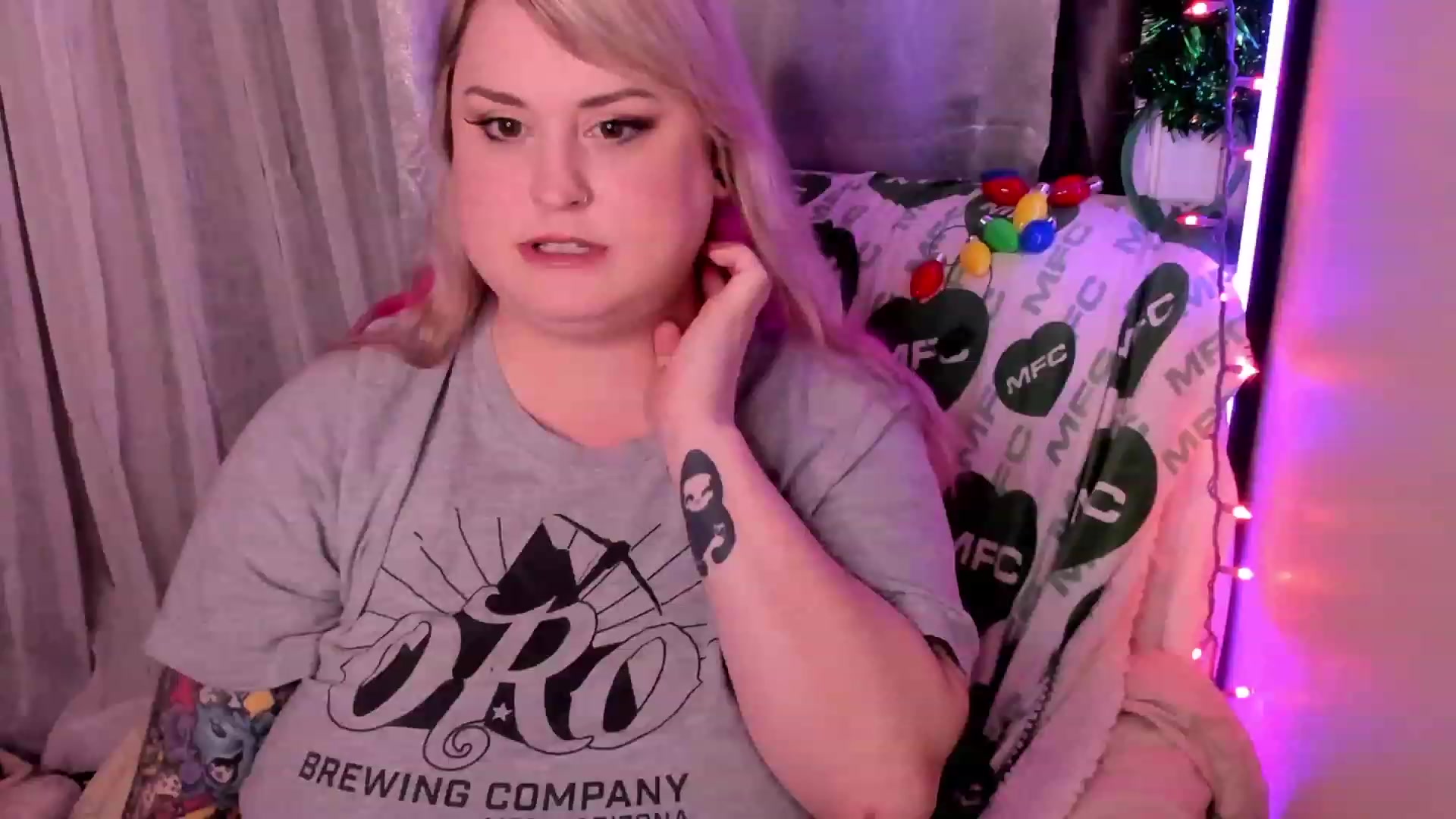 Gallery image thumbnail from mari_jae's myfreecams stream on, 12/26/2022, 11:50 image 1 of 20