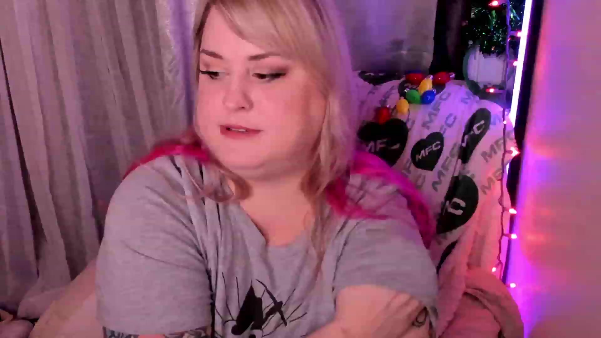 Gallery image thumbnail from mari_jae's myfreecams stream on, 12/26/2022, 11:50 image 5 of 20