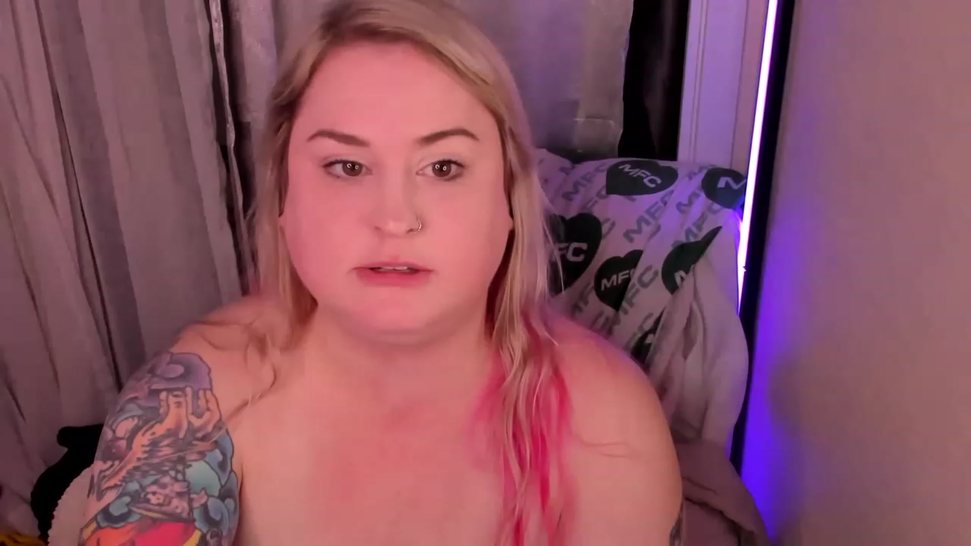Gallery image thumbnail from mari_jae's myfreecams stream on, 01/16/2023, 10:39 image 14 of 20