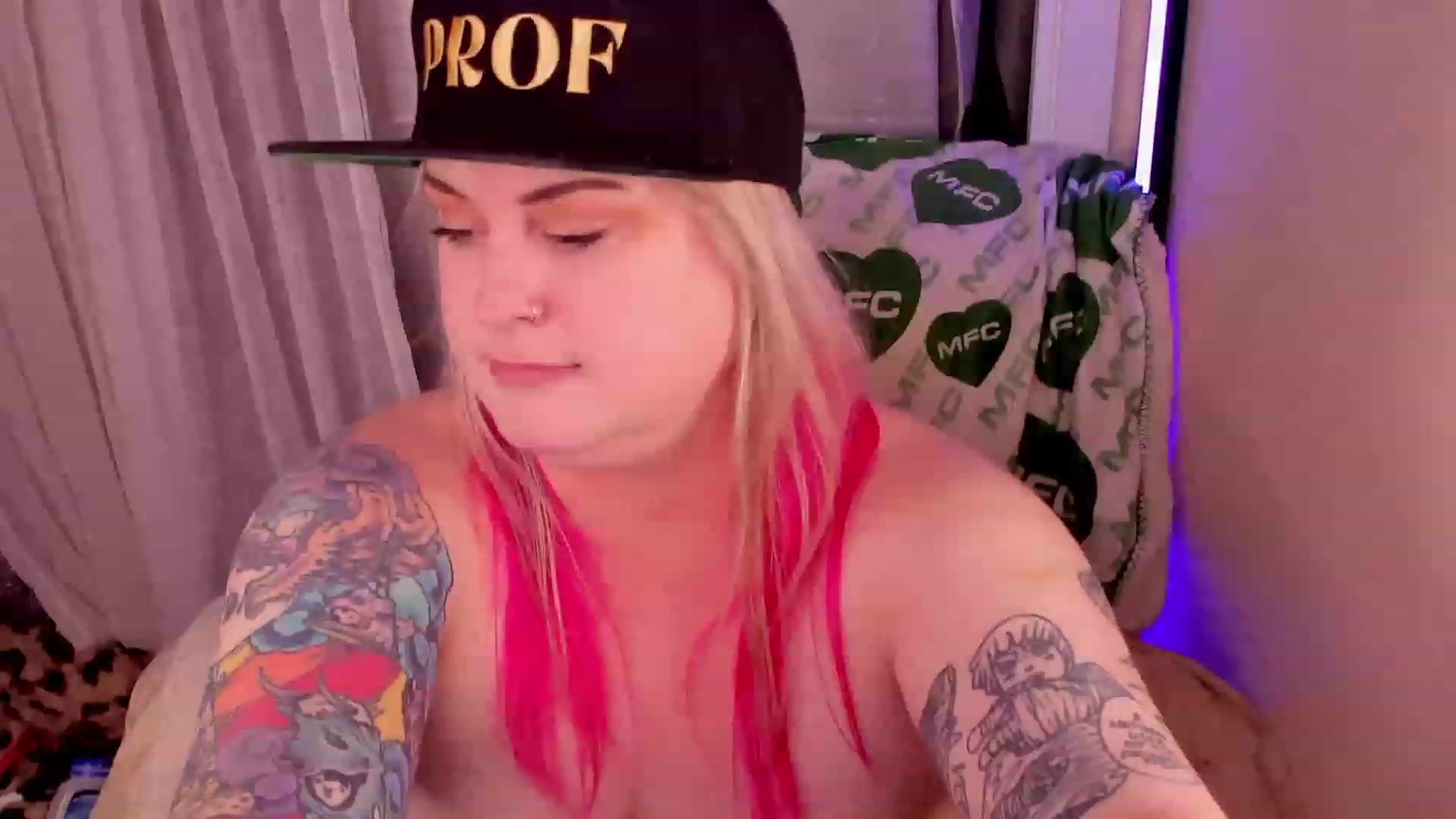 Gallery image thumbnail from mari_jae's myfreecams stream on, 03/15/2023, 10:01 image 17 of 20