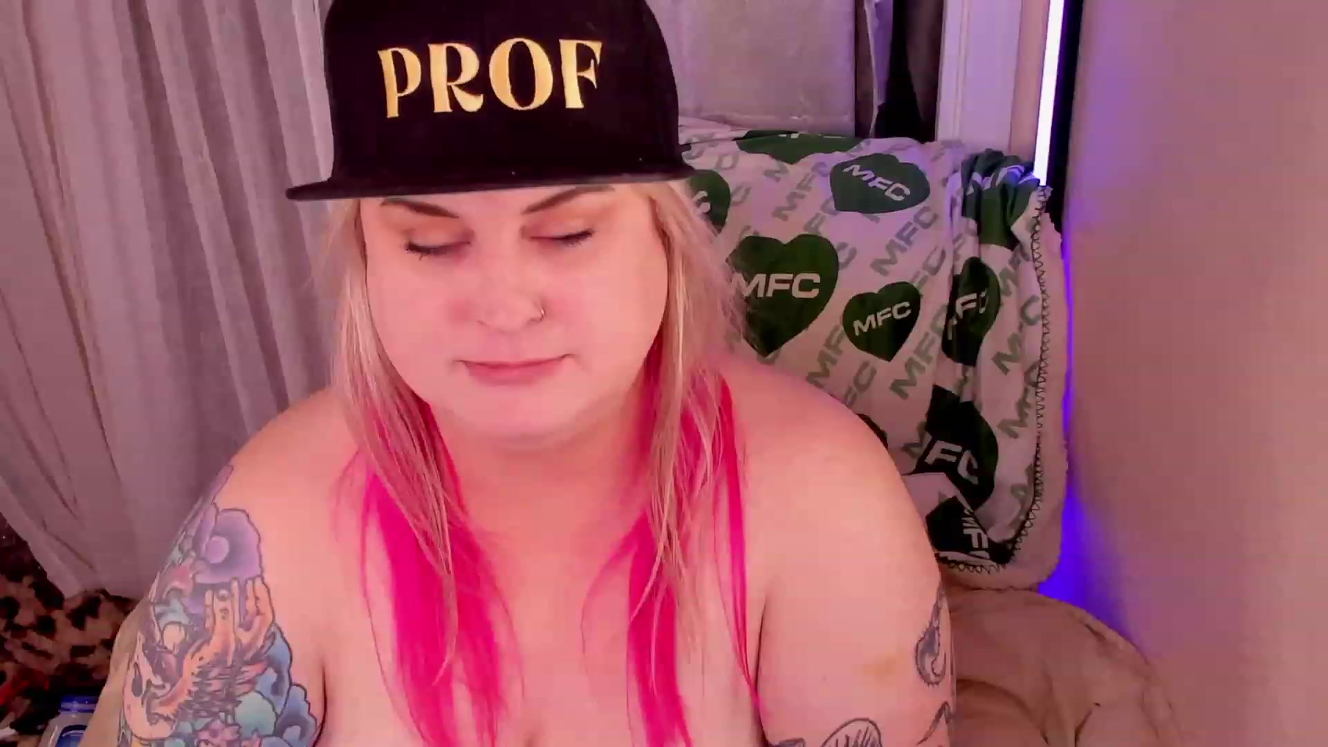 Gallery image thumbnail from mari_jae's myfreecams stream on, 03/15/2023, 10:01 image 18 of 20
