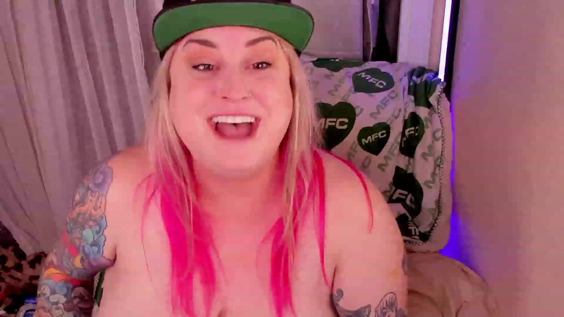 Gallery image thumbnail from mari_jae's myfreecams stream on, 03/15/2023, 10:01 image 13 of 20