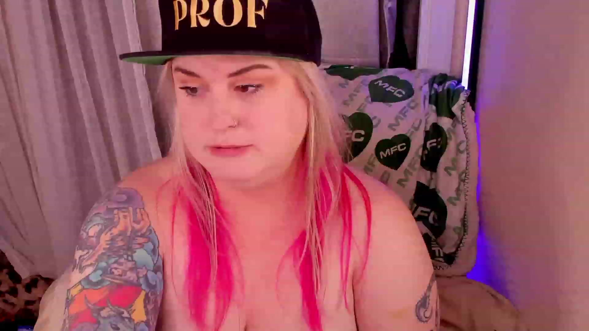 Gallery image thumbnail from mari_jae's myfreecams stream on, 03/15/2023, 10:01 image 5 of 20