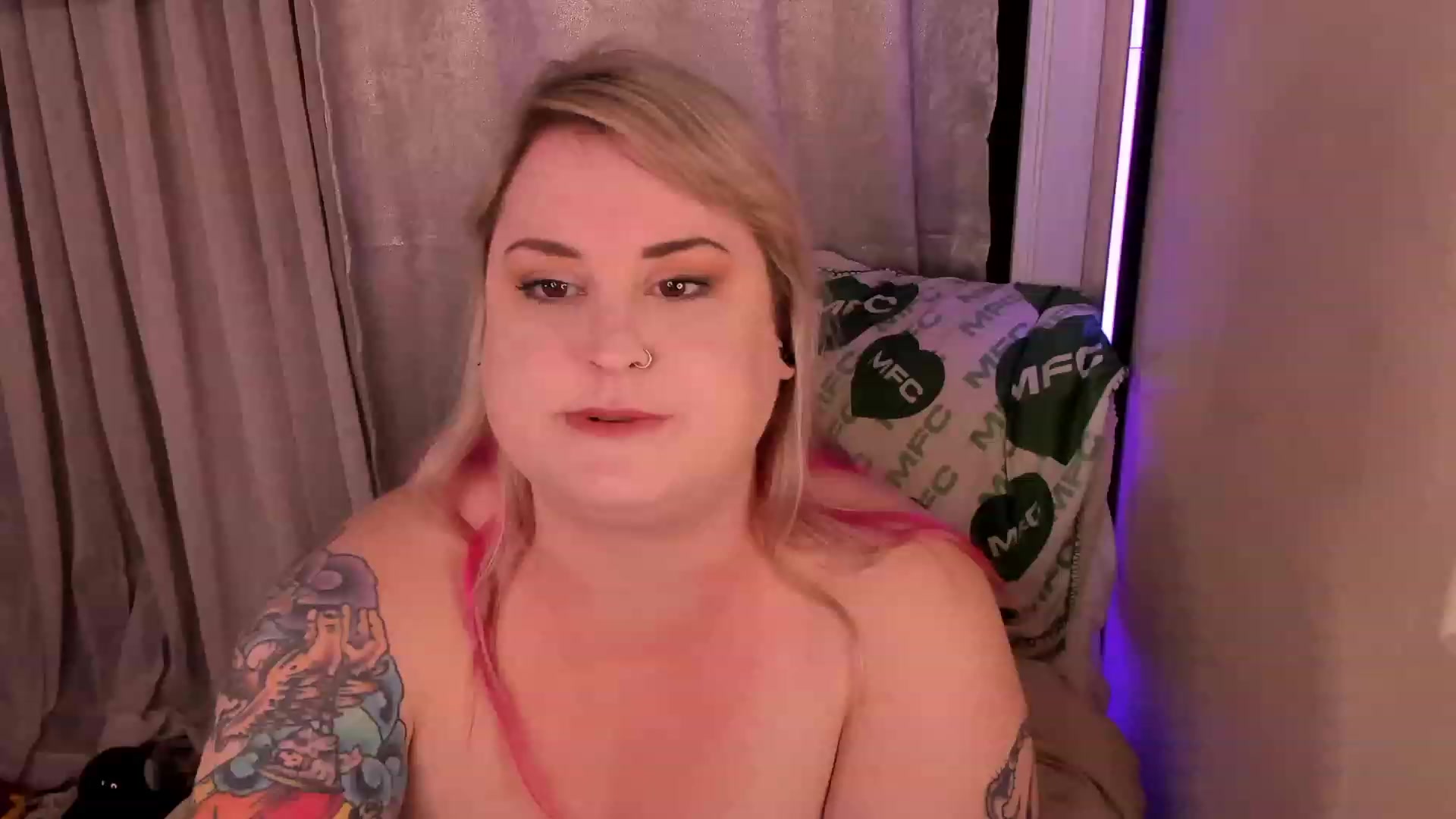 Gallery image thumbnail from mari_jae's myfreecams stream on, 04/08/2023, 10:34 image 1 of 20