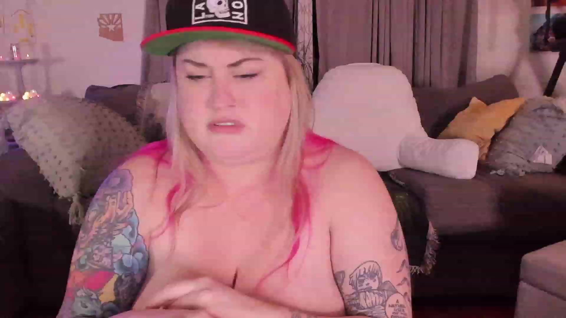 Gallery image thumbnail from mari_jae's myfreecams stream on, 05/05/2023, 09:54 image 4 of 20