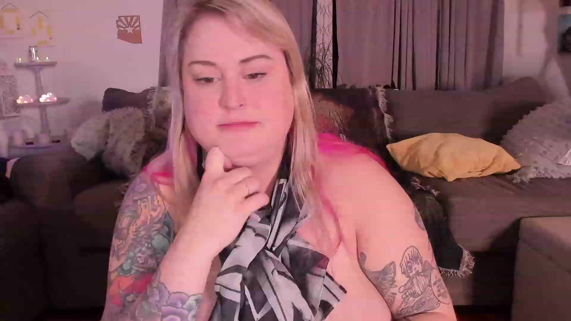 Gallery image thumbnail from mari_jae's myfreecams stream on, 05/06/2023, 09:59 image 13 of 20
