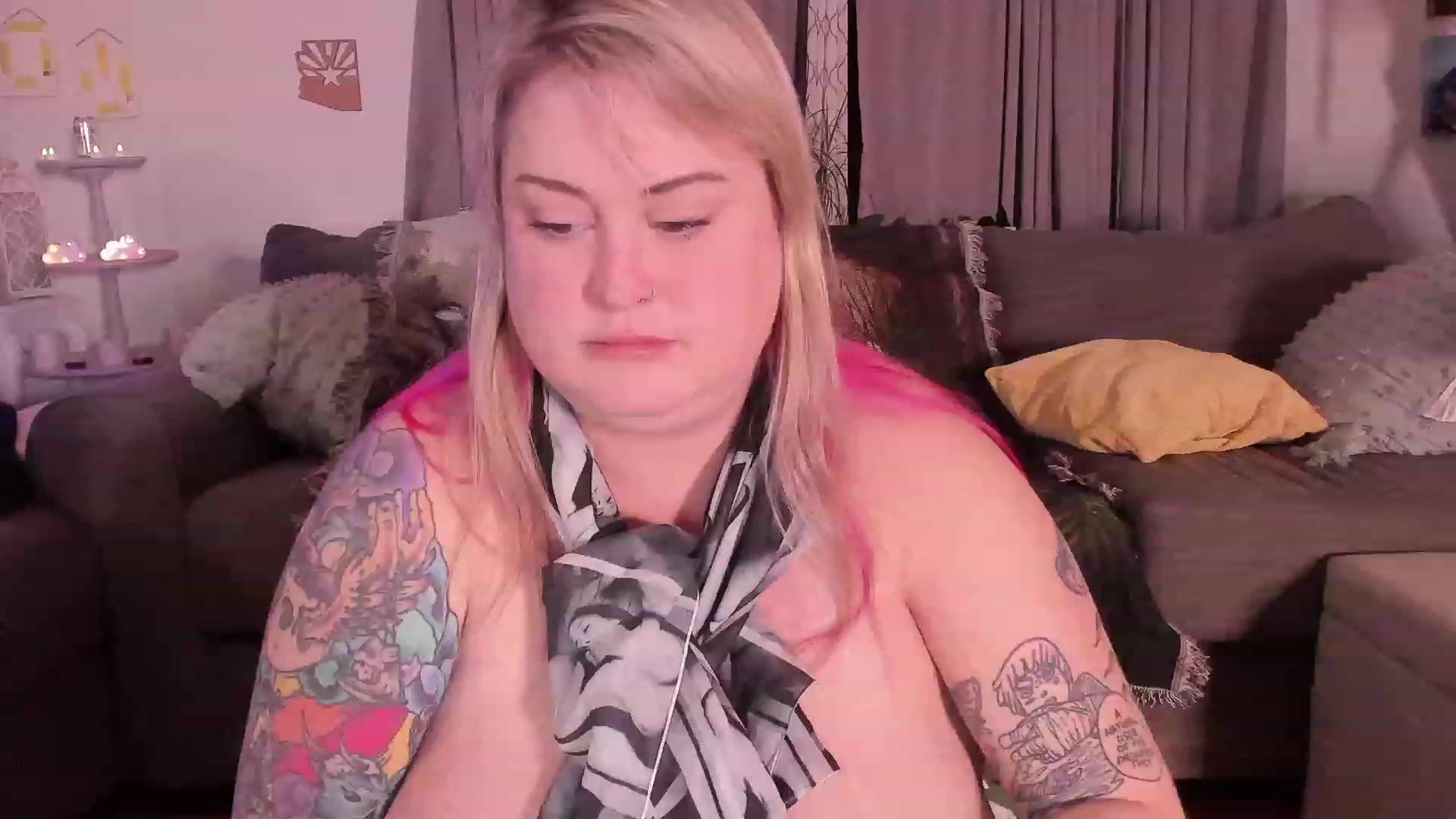 Gallery image thumbnail from mari_jae's myfreecams stream on, 05/06/2023, 09:59 image 16 of 20