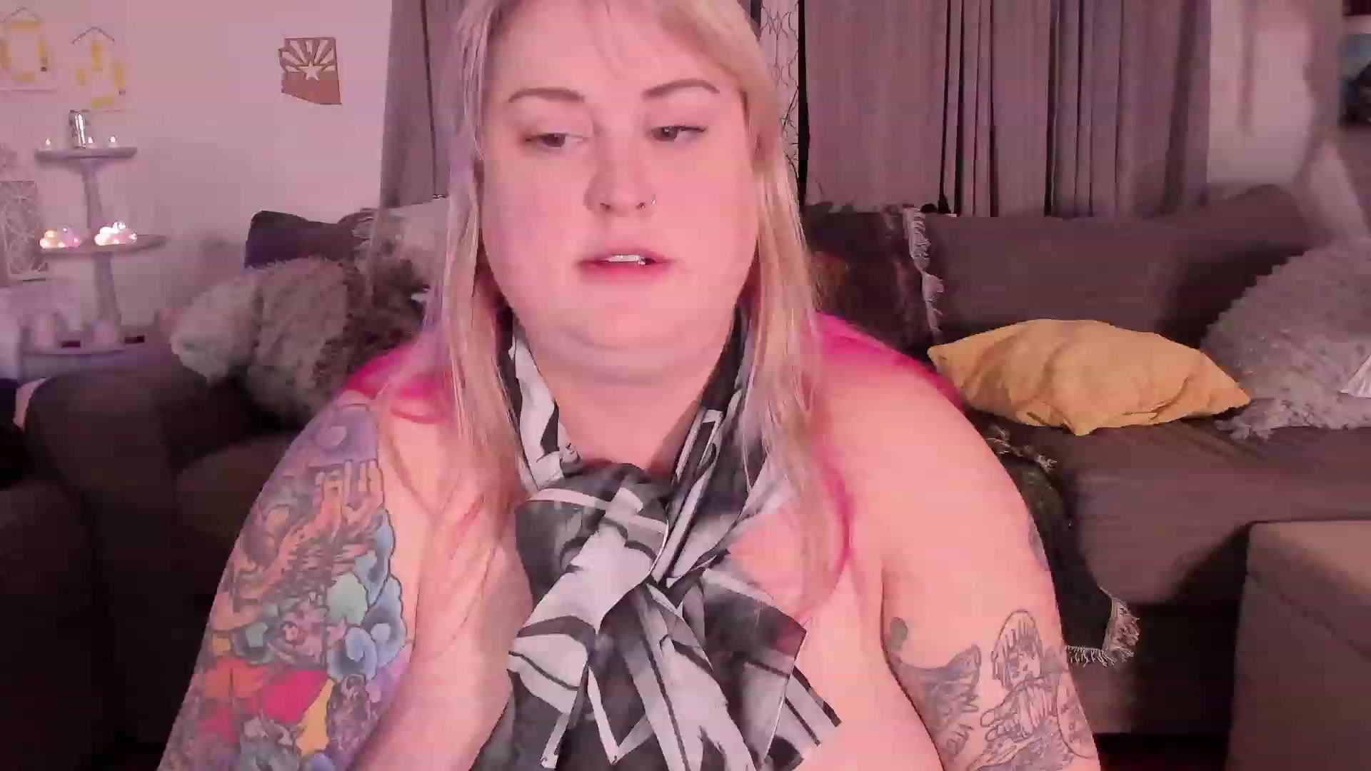 Gallery image thumbnail from mari_jae's myfreecams stream on, 05/06/2023, 09:59 image 12 of 20