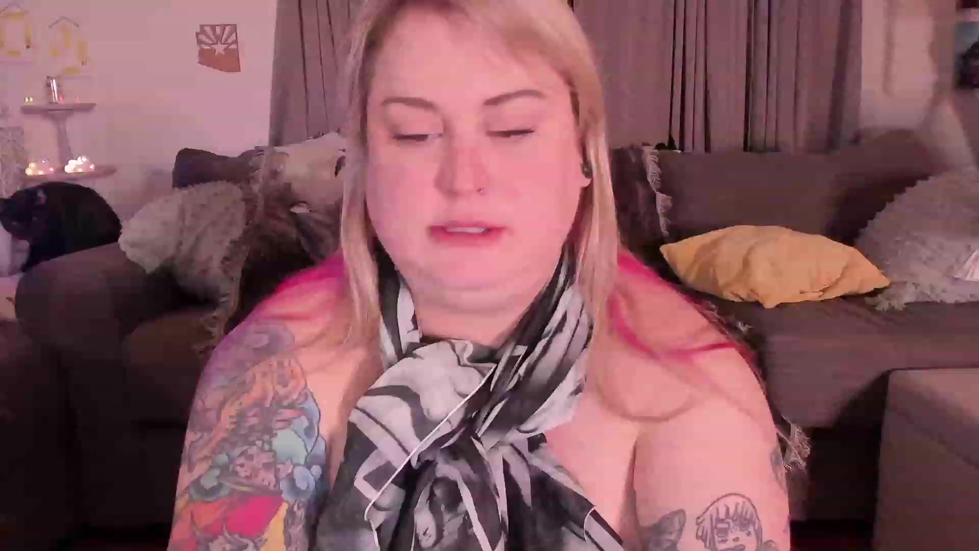 Gallery image thumbnail from mari_jae's myfreecams stream on, 05/06/2023, 09:59 image 7 of 20
