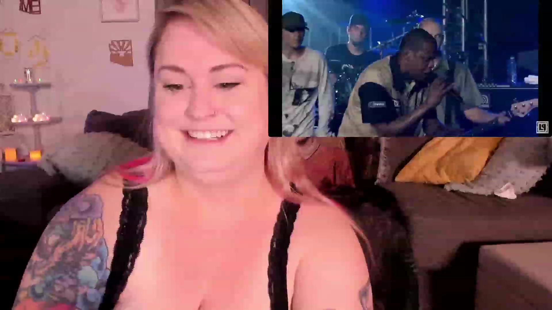 Gallery image thumbnail from mari_jae's myfreecams stream on, 05/09/2023, 08:27 image 12 of 20