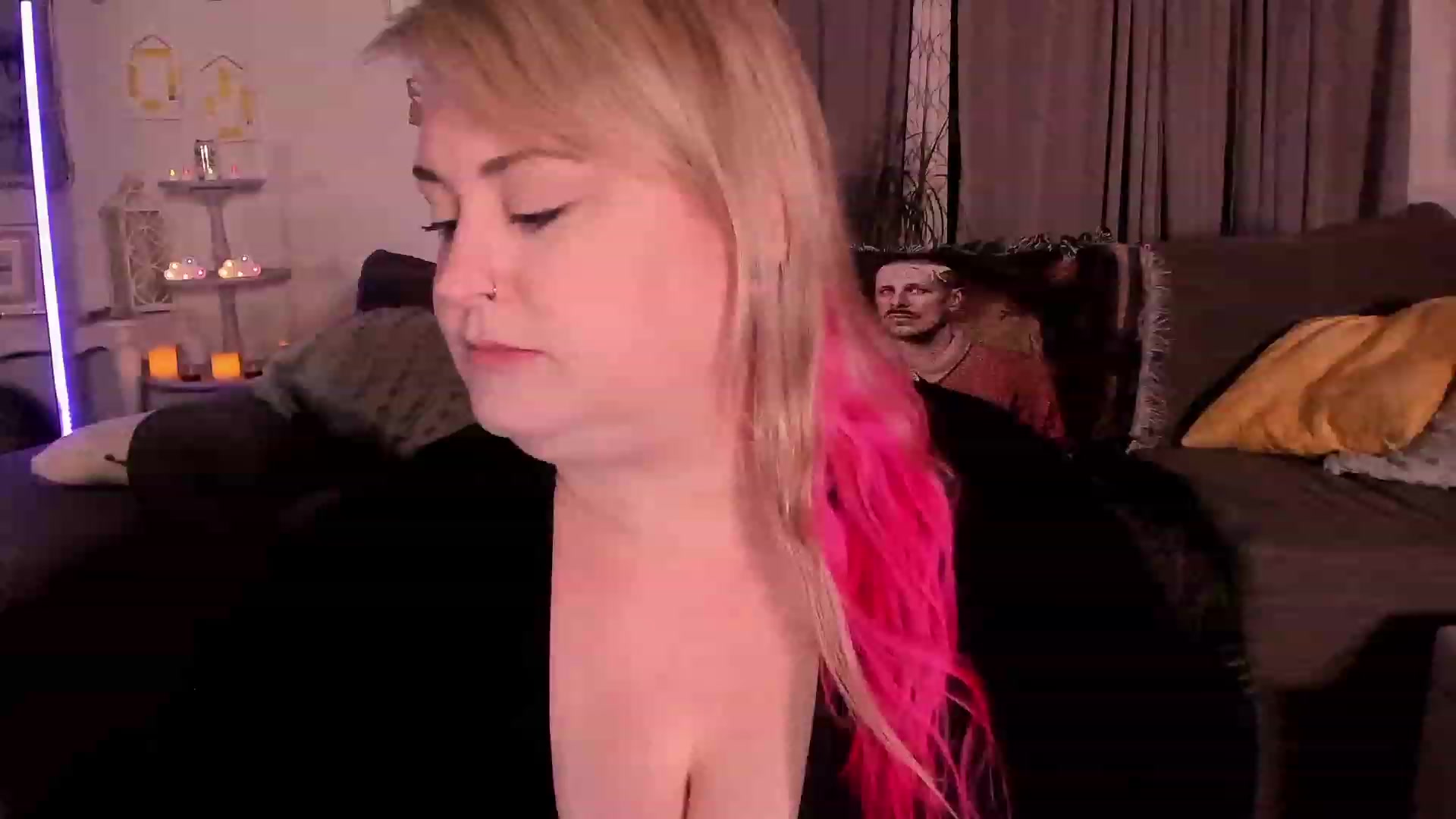 Gallery image thumbnail from mari_jae's myfreecams stream on, 05/09/2023, 08:27 image 2 of 20