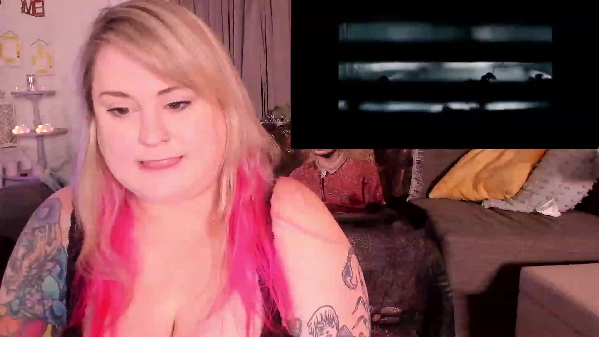 Gallery image thumbnail from mari_jae's myfreecams stream on, 05/09/2023, 08:27 image 16 of 20